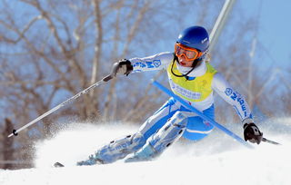 吉林雾凇 万科松花湖滑雪 长白山天池 镜泊湖冬捕 雪乡 亚布力 哈尔滨卧动6日游